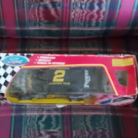 Remote control car - Picture 2 of 3